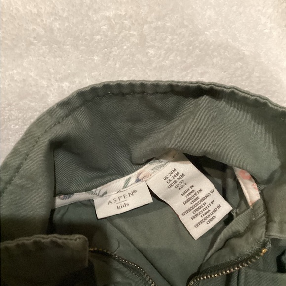 ASPEN KIDS KHAKI GREEN SLEEVELESS ZIP ELASTIC TIE VEST SZ. 24M - Picture 7 of 13